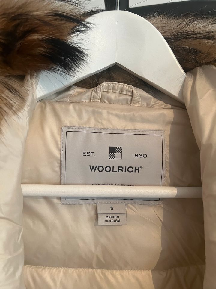 Woolrich Daunenjacke Größe S in cremebeige in Nürnberg (Mittelfr)