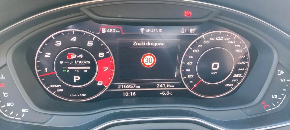 Audi A4 Avant Sport S-tronic Virtual Android LED Matrix 2018 in Zeitz