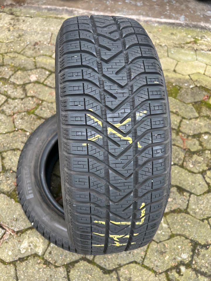 2 St Pirelli Winter Reifen 185/60/R15, 7!  mm, 2016, 2 Stück in Hannover