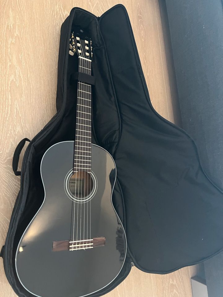 Gitarre Yamaha C40BL schwarz in Nauen