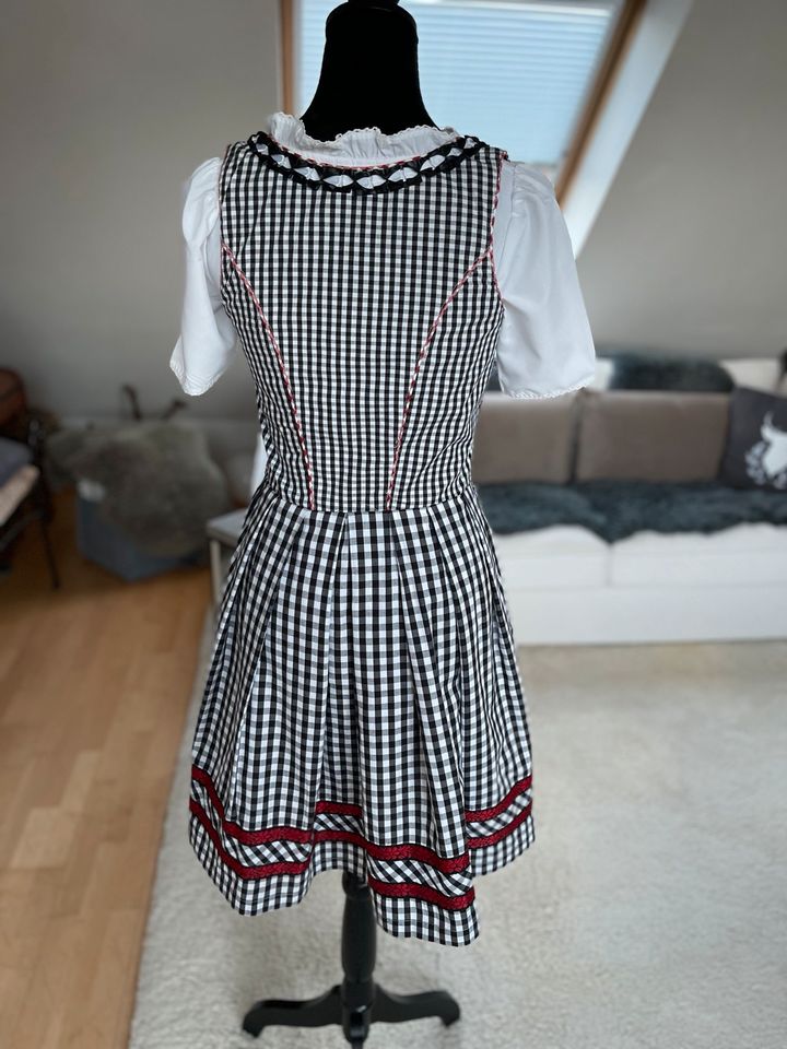 Dirndl Trachten tolle Lönge Baumwolle 1x getragen wie Neu! in Rostock