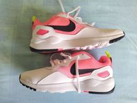 neu Nike Schuhe Runner Frau Laufen Gr. 42 Bremen - Schwachhausen Vorschau