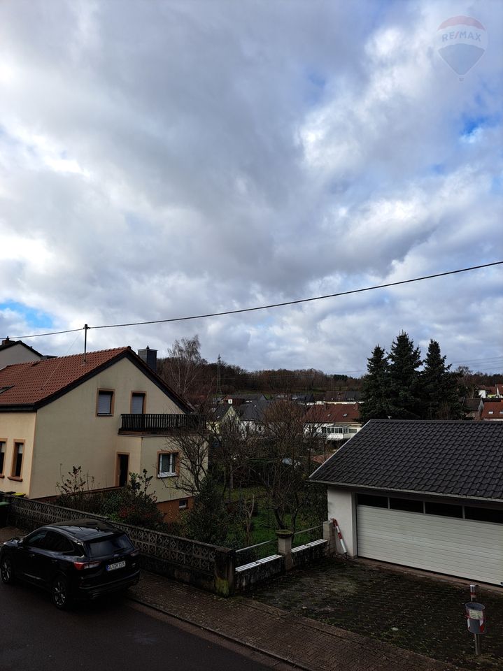 Schöne 4ZKB Eigentumswohnung mit eigenem Gartenanteil in Schwalbach-Elm in Schwalbach