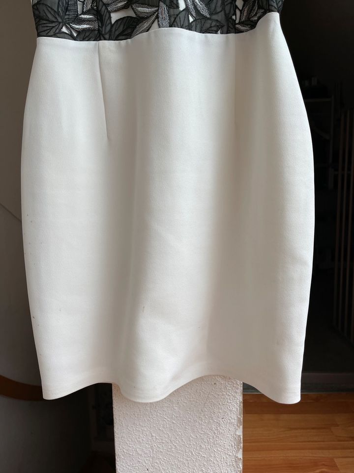 Kleid, schwarz/weiß, elegant, adL, Größe M in Castrop-Rauxel