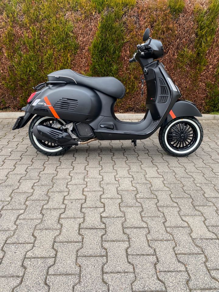 Vespa GTS HPE 125 SuperSport RST NOTTE Malossi  Blackline in Eschborn