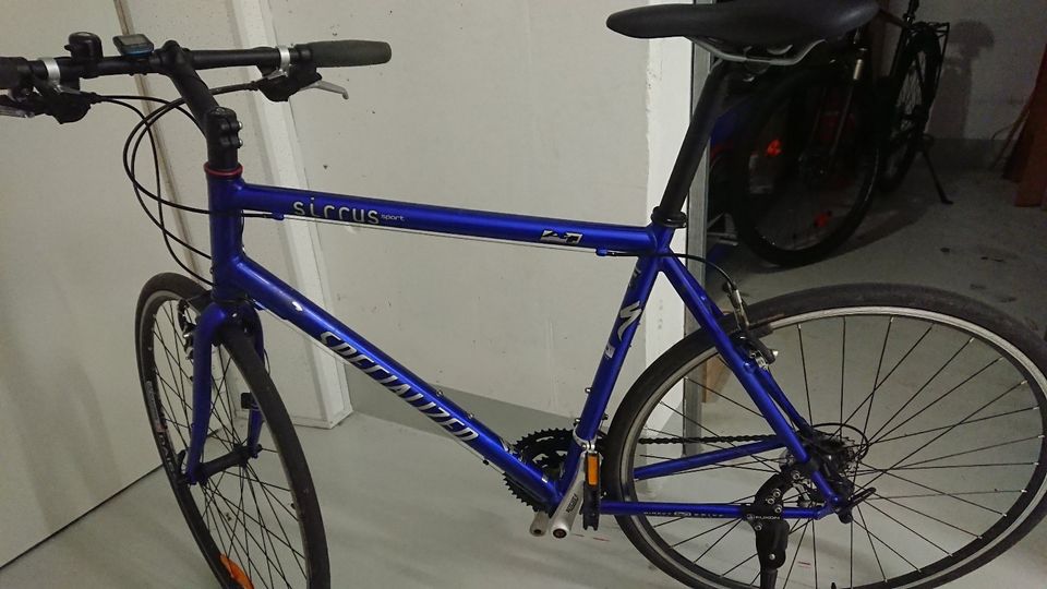 Specialized Sirrus Sport, 28 Zoll, 24 Gänge, 60 cm Rahmenhöhe in Frankfurt am Main