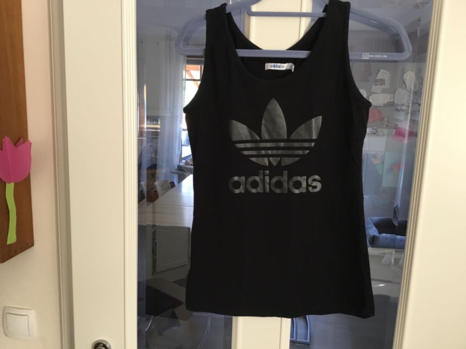 Adidas Sportshirt Achselshirt Gr.38 ❗️Mini Loch hinten❗️ in Ammersbek