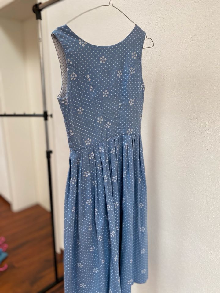 Verschiedene Dirndl blau 34 midi❣️ in Landshut