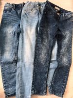 Jeanshosen Mädchen Größe 128 3 Stück neuwertig Sachsen - Markranstädt Vorschau