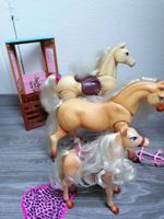 Pferdestall + 3 Pferde teilweise von Mattel Barbie * Nordrhein-Westfalen - Grevenbroich Vorschau