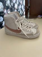 Nike Blazer weiß/rosa Gr. 40 Aachen - Aachen-Laurensberg Vorschau