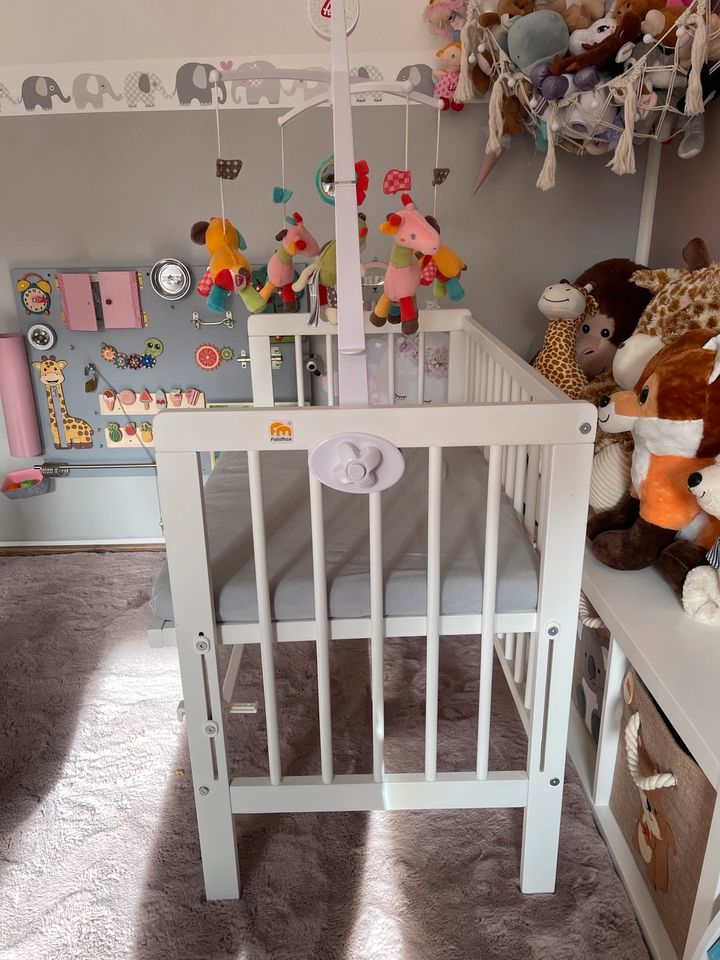 Baby Beistellbett Fabimax weiß - Höhenverstellbar - Boxspringbett in Monheim am Rhein