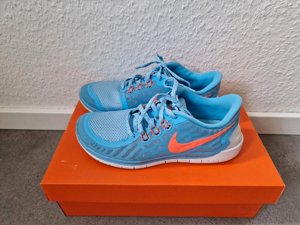 Nike Damen-Sportschuh in Weinböhla