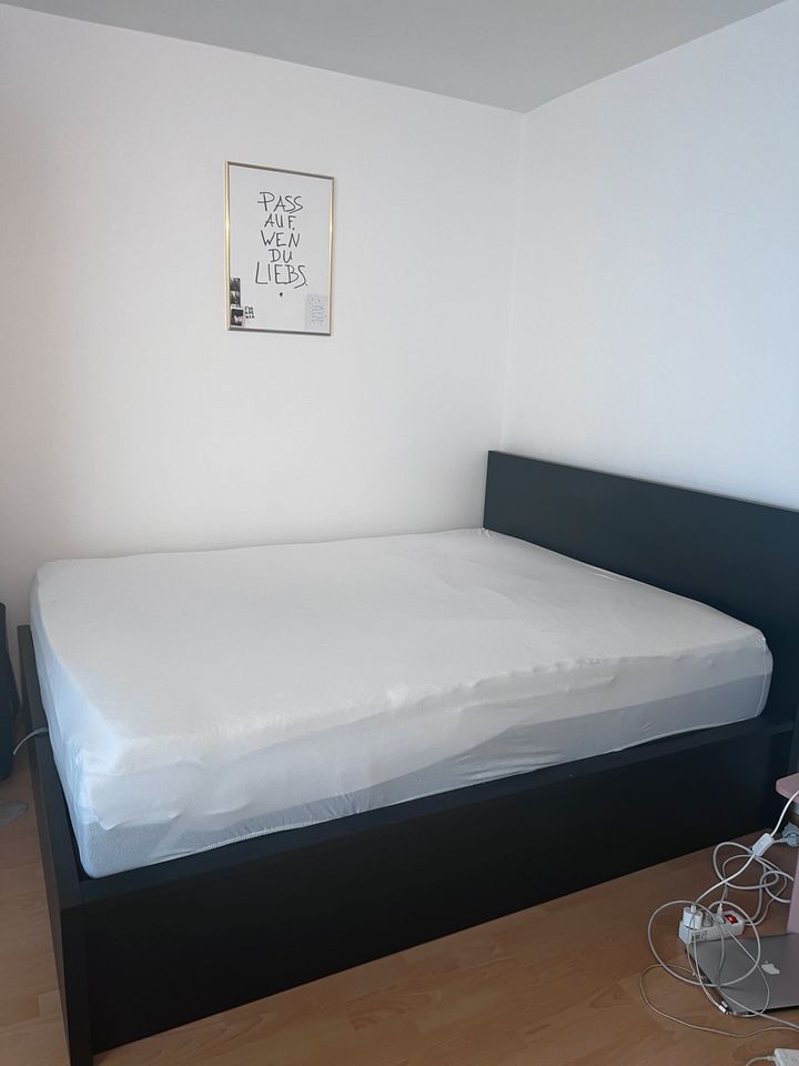 Bett zu verkaufen 160x200 mit Bettkasten München in München