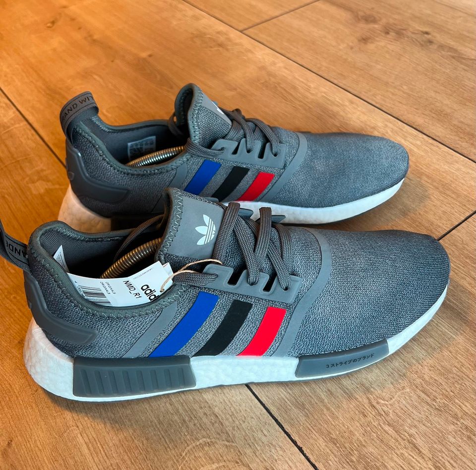 NEU! Adidas NMD R1 Schuhe Größe 46 Grau Streifen Blau/Schwarz/Rot in Köln