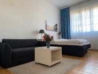 Bright and Spacious Double Bedroom for daily rent Berlin - Grunewald Vorschau