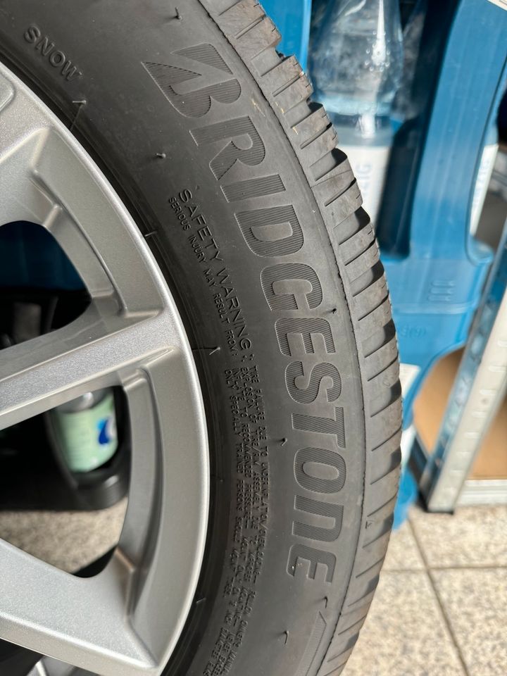 Winterreifen auf Alufelge Nissan Leaf 205/55 R16 in Mettmann