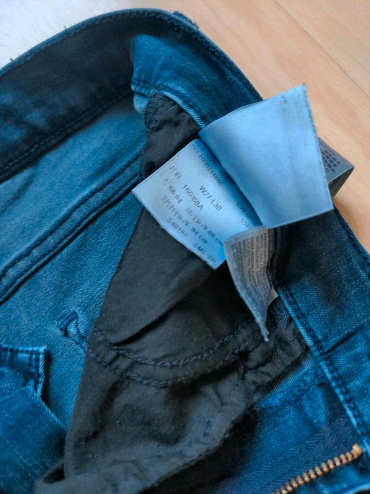 Levis Jeans 720 super skinny Blaumarine 27X30 top Zustand in Völklingen