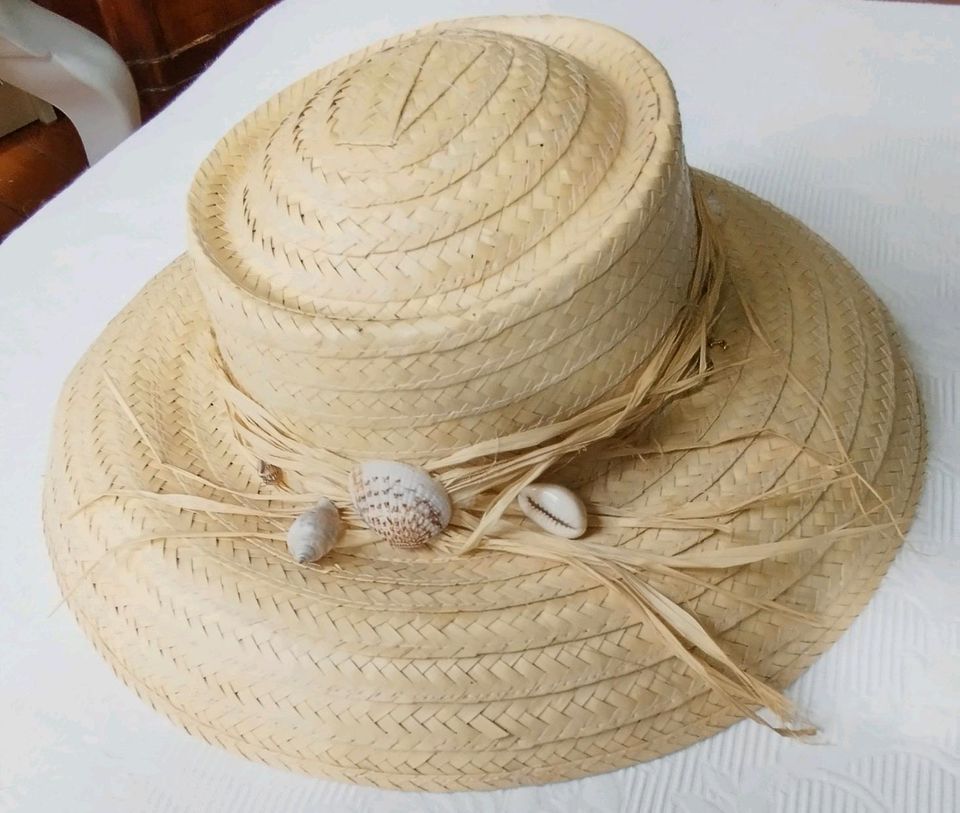 Damen-Strohhut elegant und exklusiv aus der Provence in Eckernförde