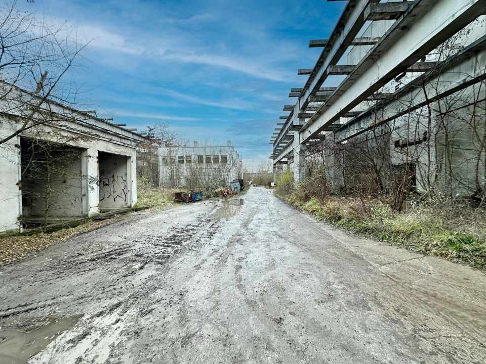 Intel-Nähe: Erschlossenes 9954m² Business-Potenzial in Schönebeck *PROVISIONSFREI in Schönebeck (Elbe)