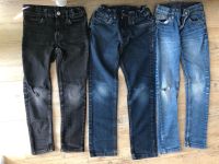 3 Jeans Hosen Gr. 122/128 blau schwarz Niedersachsen - Schwanewede Vorschau