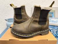 Dr Martens Leonore 2976 Chelsea Boots Olive Gr.36 Nordrhein-Westfalen - Kamp-Lintfort Vorschau