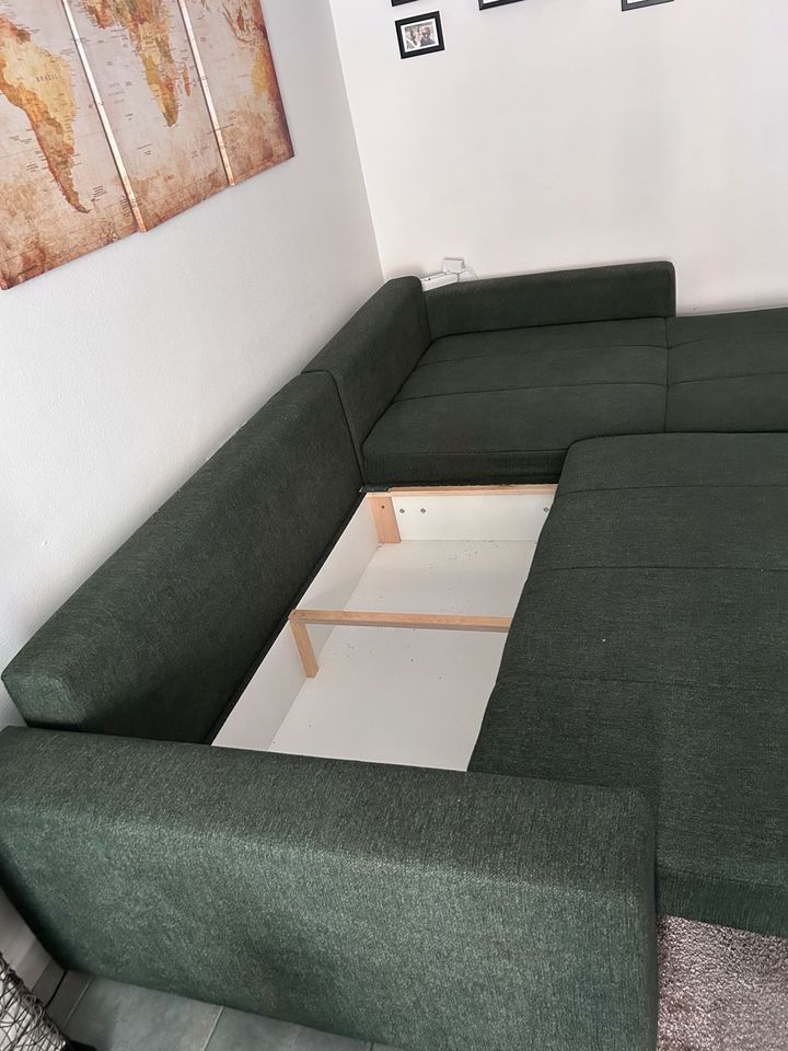 Couch / Sofa mit Stauraum und Bettfunktion in München