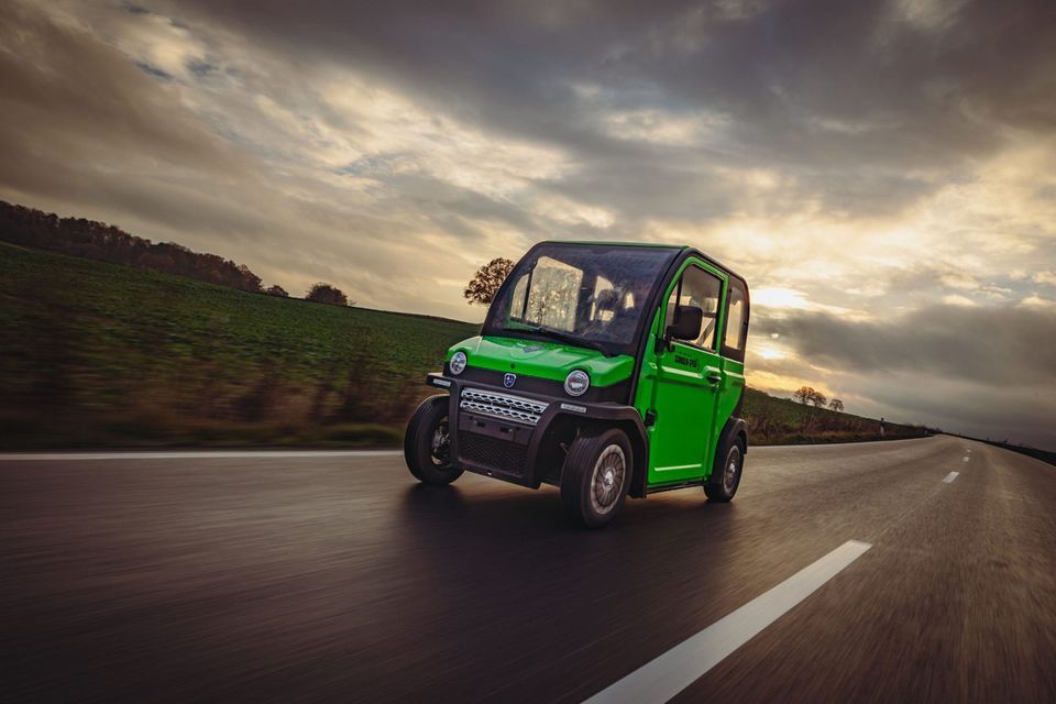 Elektrofrosch BOB FOUR Auto 4 Sitzer Elektro CAR Kabinenfahrzeug Minauto MINIauto Frosch Geco Travel URBEE ARI Jonway ZAP Stormborn Futura Twin Cargo PKW Volta Urbee Johnway Kleinstfahrzeug in Waren (Müritz)