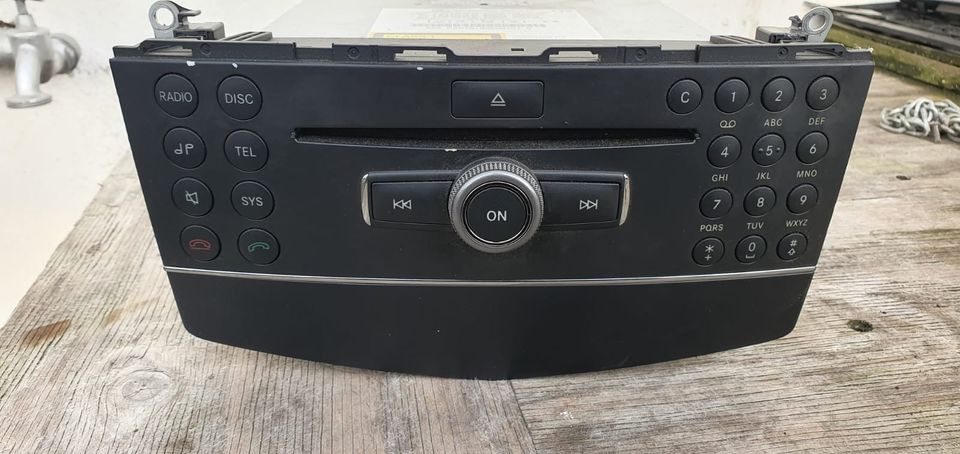 Mercedes Benz W204 X204 GLK Autoradio Audio 20 A2048700594 in Colditz