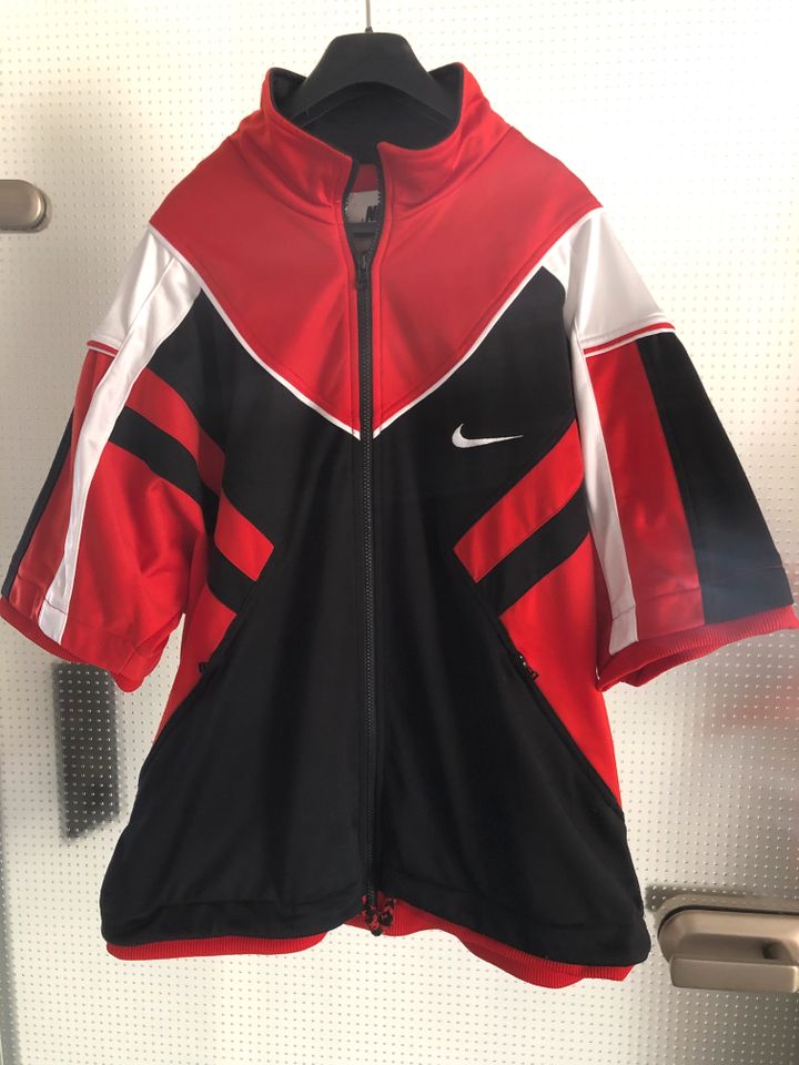 Nike Kurzarm Jacke Gr.M/L Vintage Retro in Eppingen