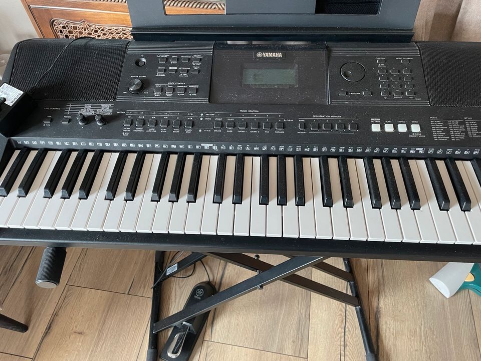 Yamaha PSR-E453 in Hilpoltstein