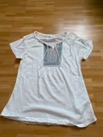 T-Shirt weiß mit Ornamenten, Yessica von C&A, Gr. S/M Bayern - Biberbach Vorschau