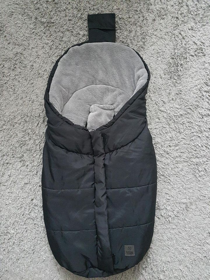 Buggy Kinderwagen Babyschalle Fußsack in Borchen