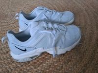 Nike Air Max Graviton Lea Schuhe Größe 40,5 Weiß Sportschuhe Düsseldorf - Heerdt Vorschau