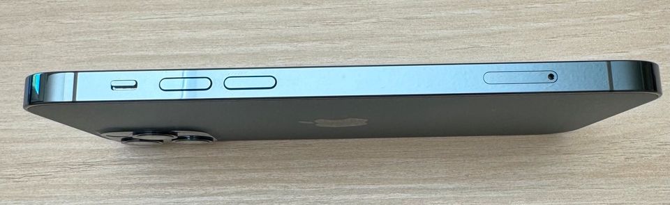iPhone 12 Pro neuwertig Pazifikblau 128 Gb Akku 87% in Friedrichroda