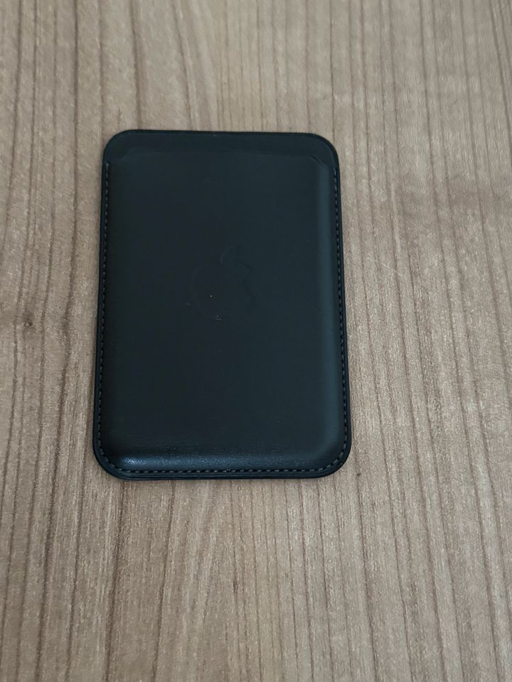 Apple IPhone Leder Wallet mit MagSafe schwarz gebraucht in Siegburg