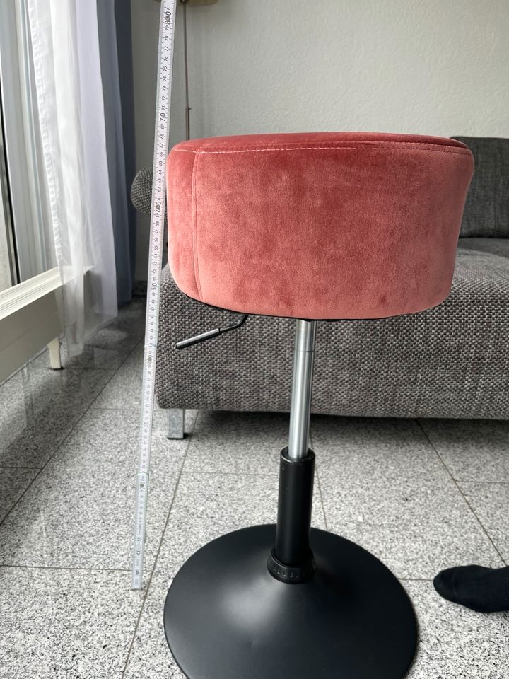 Hocker in Samt rosa Höhenverstellbar 55 cm bis 68 cm in Ratingen