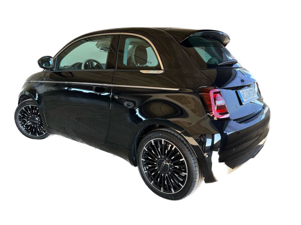 E Auto mieten: Fiat 500e by Bocelli in Neuss