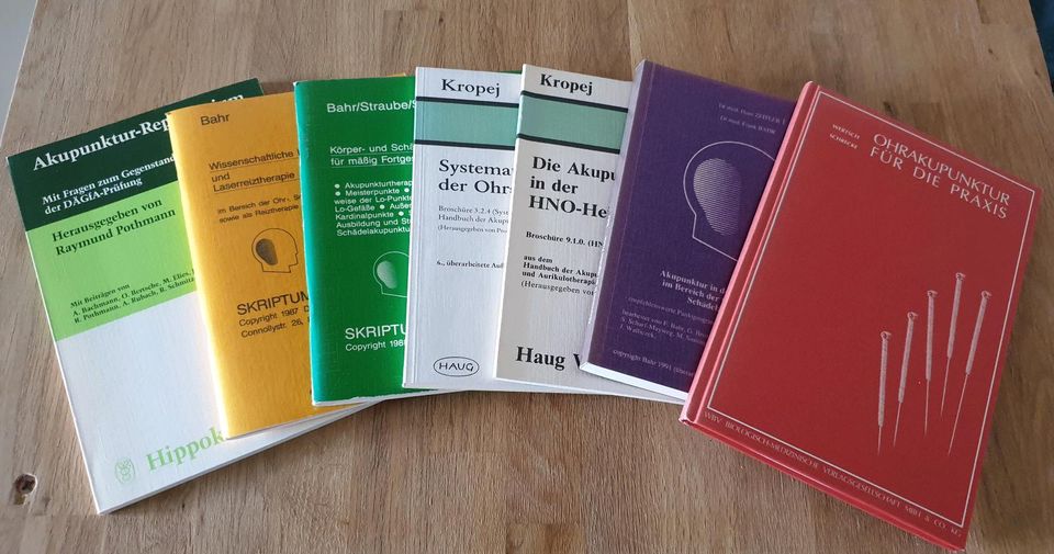 Bücherpaket Medizin Akupunktur Ohren Schädel Kopf HNO in Berlin