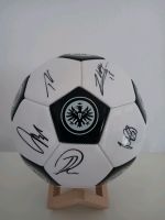 Eintracht Frankfurt Autogrammball mit 21 Unterschriften von 22/23 Frankfurt am Main - Bornheim Vorschau