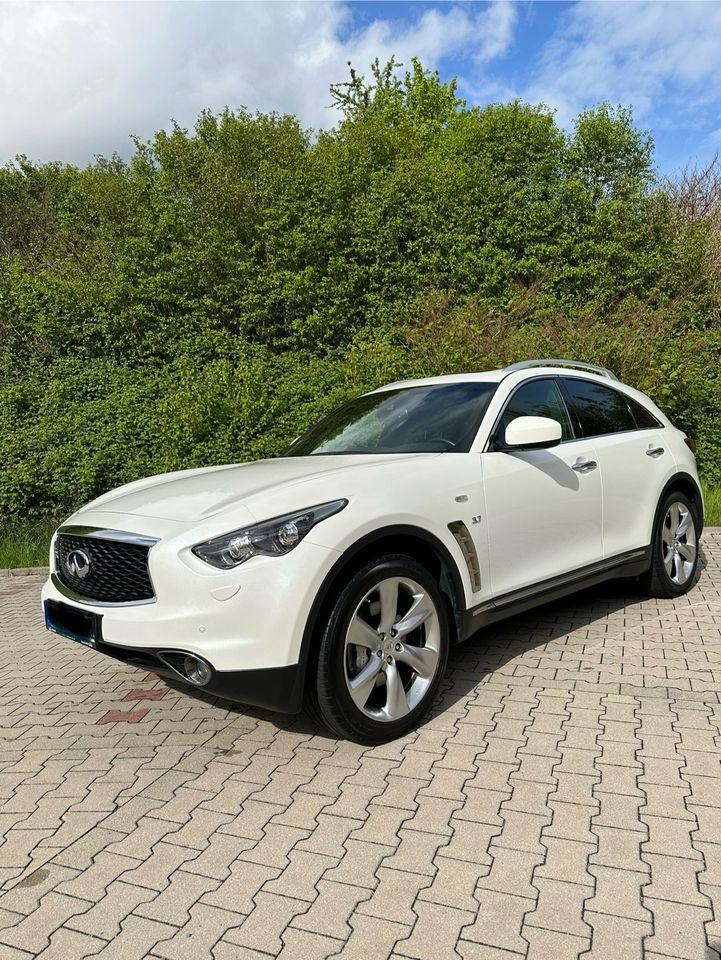 Infiniti QX70  3.7 S Premium Xenon Bose Kamera in Bayreuth