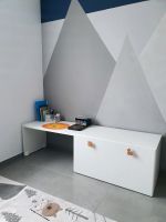 Kinderzimmermöbel Ikea Besta Tisch/Kommode ausziehbar/3teilig Hessen - Limeshain Vorschau