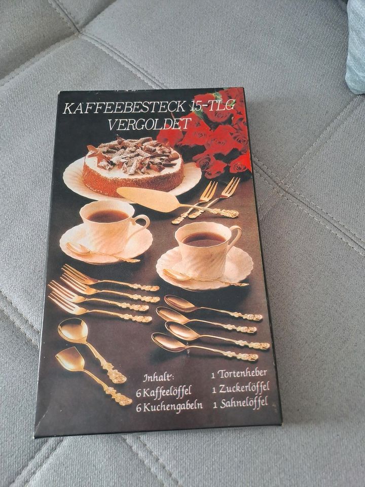 Kaffeebesteck ,6 Löffel , 6 Gabeln ,1 Tortenheber ,1 Zuckerlöffel in Sandesneben