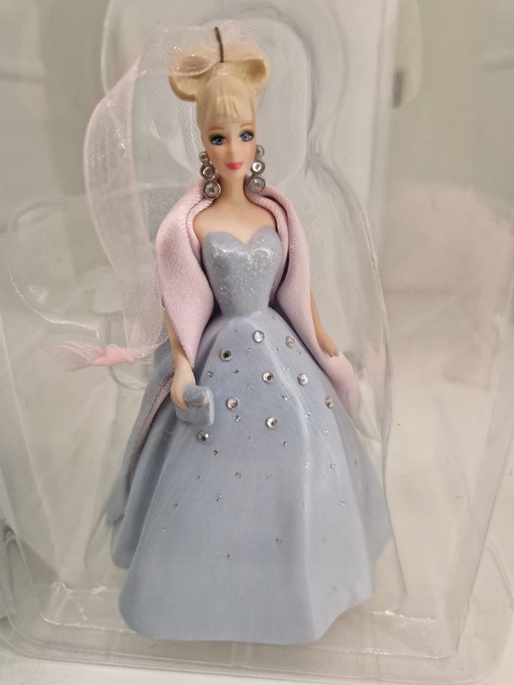 Hallmark Ornament "Billions of Dreams Barbie" - Club Exclusive in Dorsten