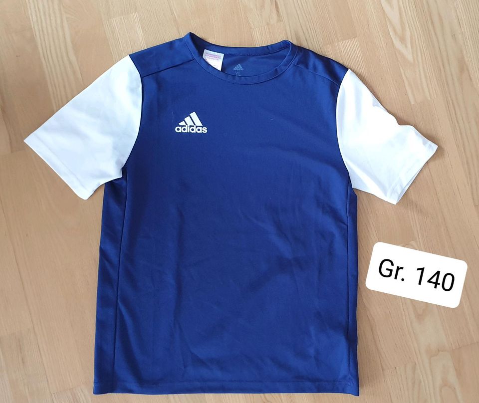 Jungen Poloshirt / Funktionsshirts Gr. 134/140 Nike/adidas in Nittenau
