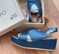 INUOVO Sandalen Platform Plateau Schuhe Navy Blau Gr.40 OVP Neu Berlin - Neukölln Vorschau