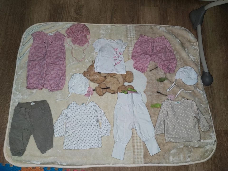 Babysachen Mädchen (kleines Paket) Größe 62 und 68 in Rüdnitz