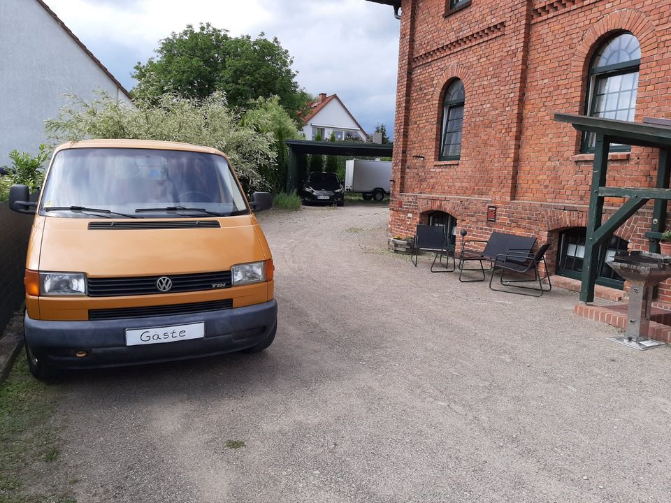 Ferienwohnung im Souterain einer alten Kachelofenfabrik in Neustrelitz