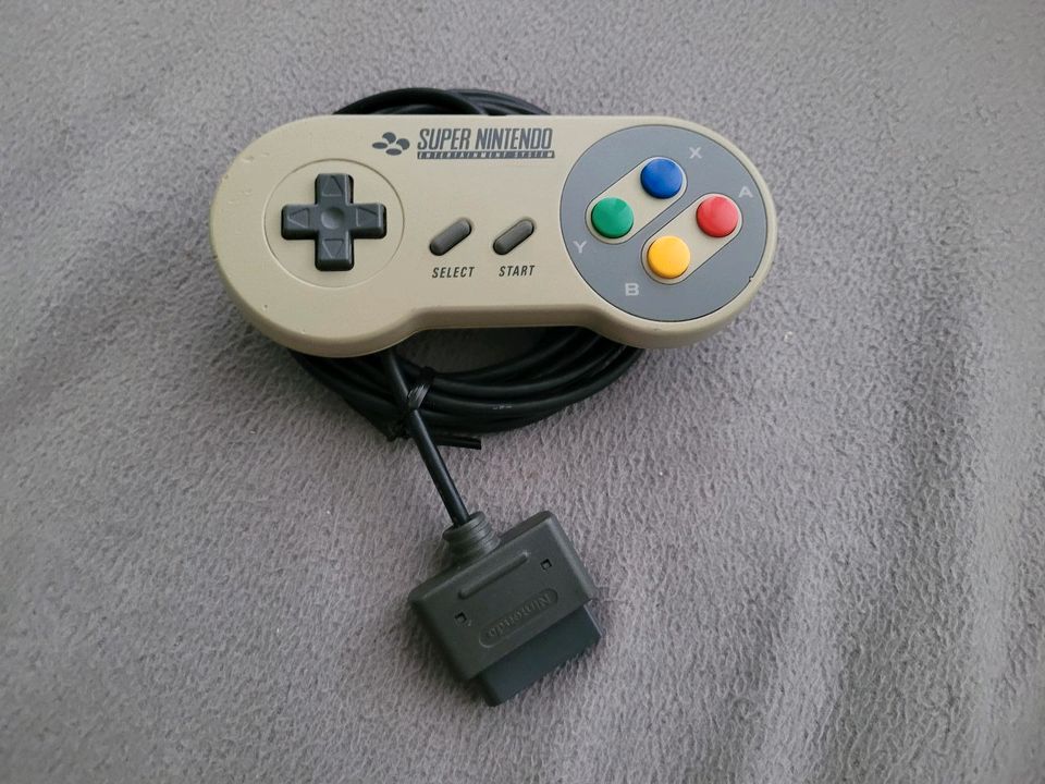 Super nintendo Controller in Norderstedt