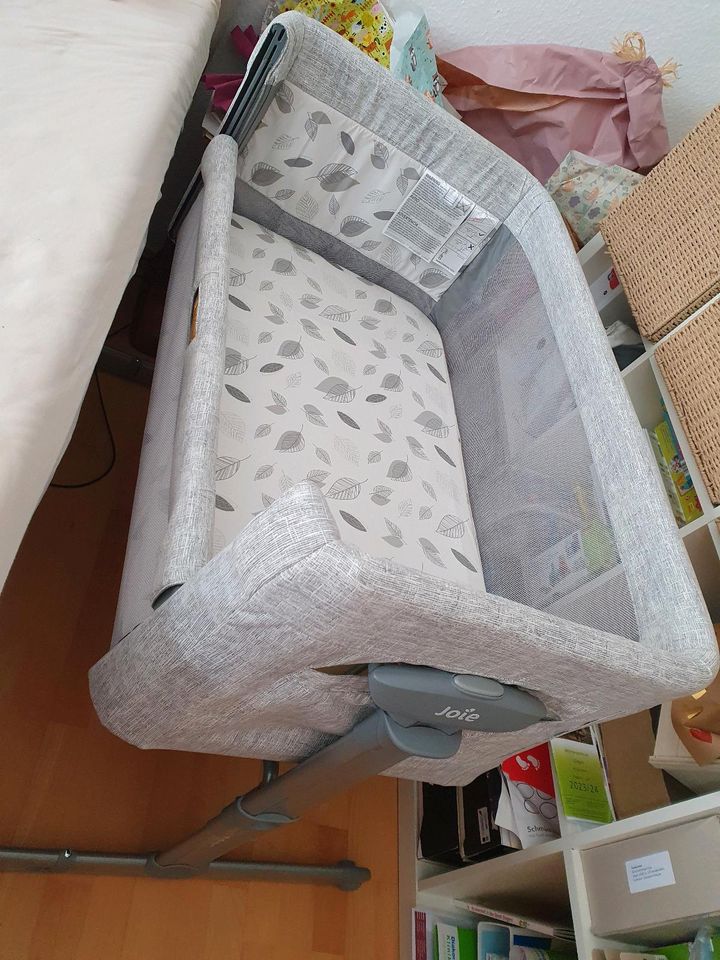 Beistellbett Roomie Glide DLX Grey Flower Joie wie Neu in Siegen